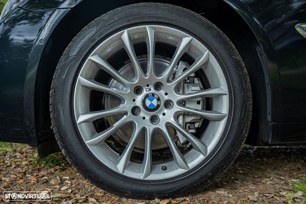 BMW 740 d Pack M - 23