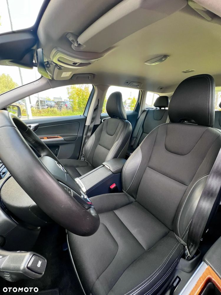 Volvo XC 60 D4 AWD Geartronic Summum - 9