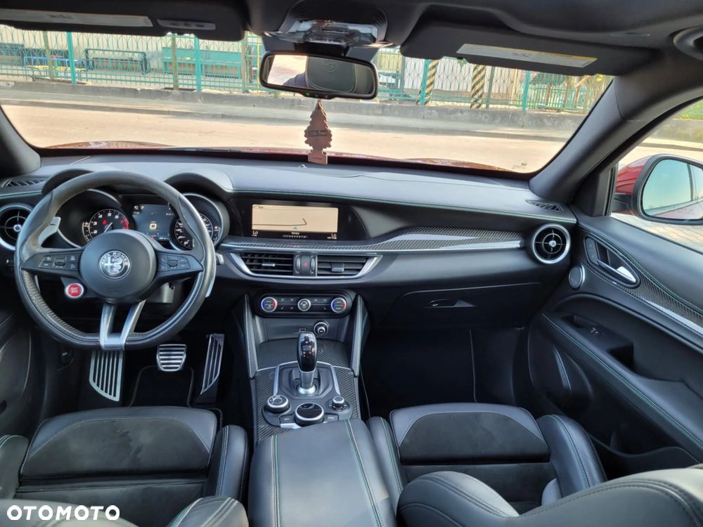Alfa Romeo Stelvio V6 2.9 Bi-Turbo AT8-Q4 Quadrifoglio - 12