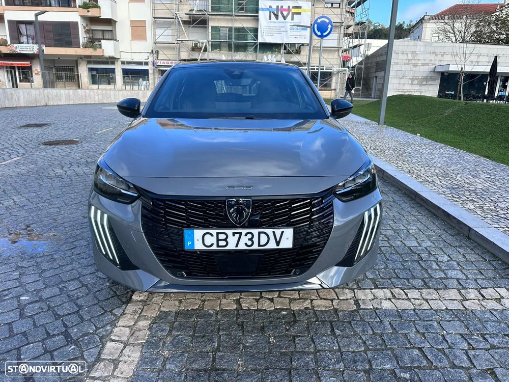 Peugeot e-208 GT - 29