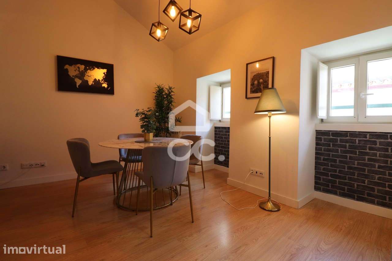 Apartamento T2 totalmente mobilado e equipado no Coração de Coimbra - Grande imagem: 2/15