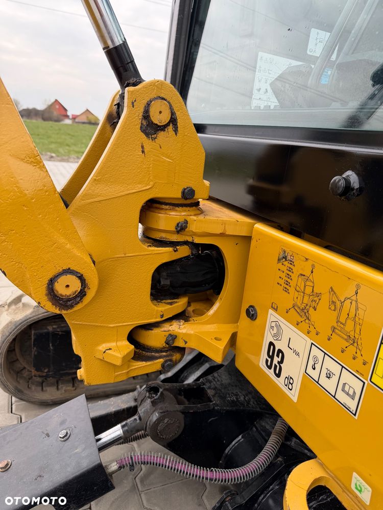 Caterpillar 301.8 - 16