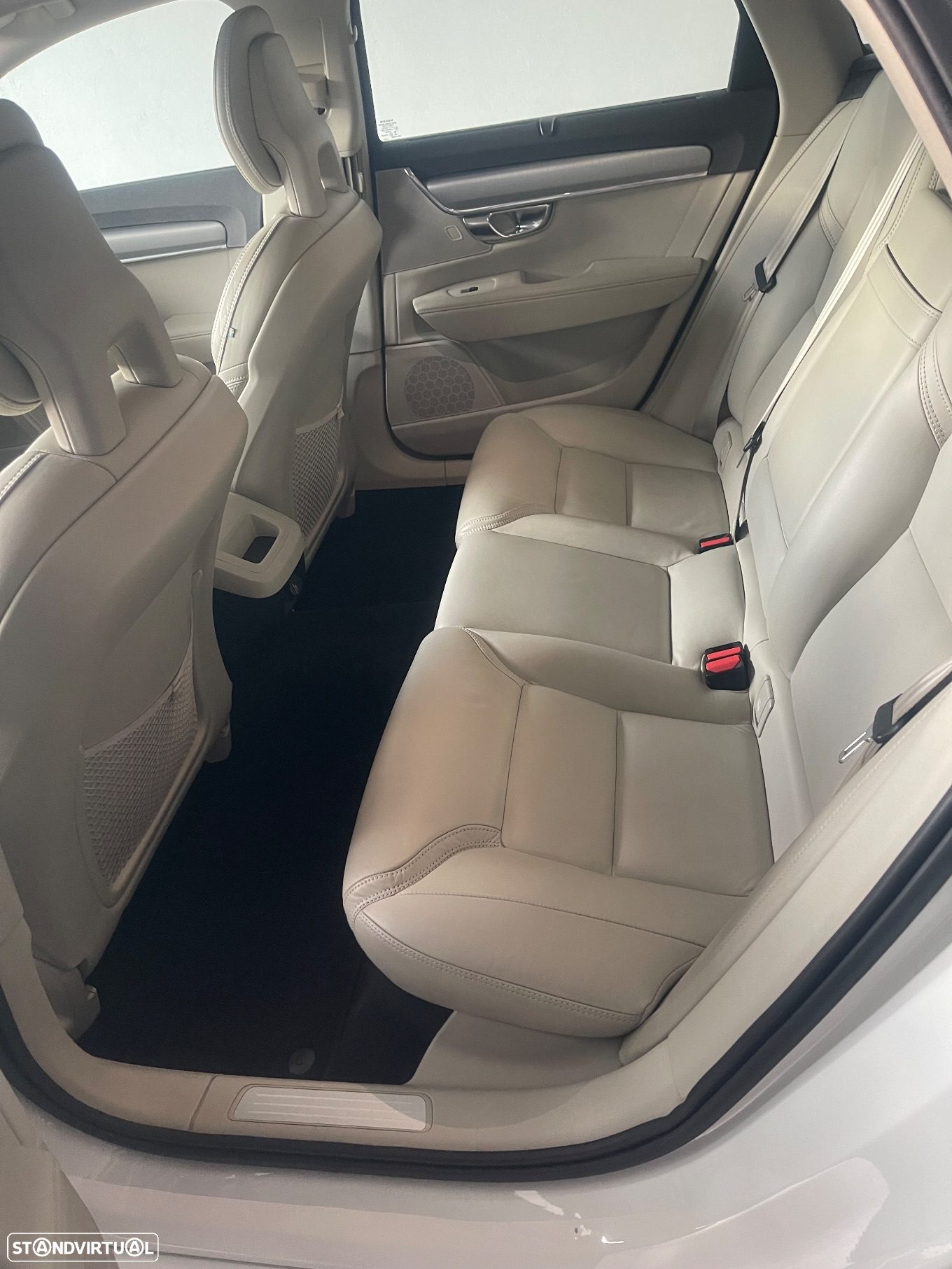 Volvo V90 2.0 D4 Momentum Plus - 17