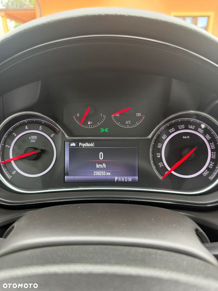 Opel Insignia - 25
