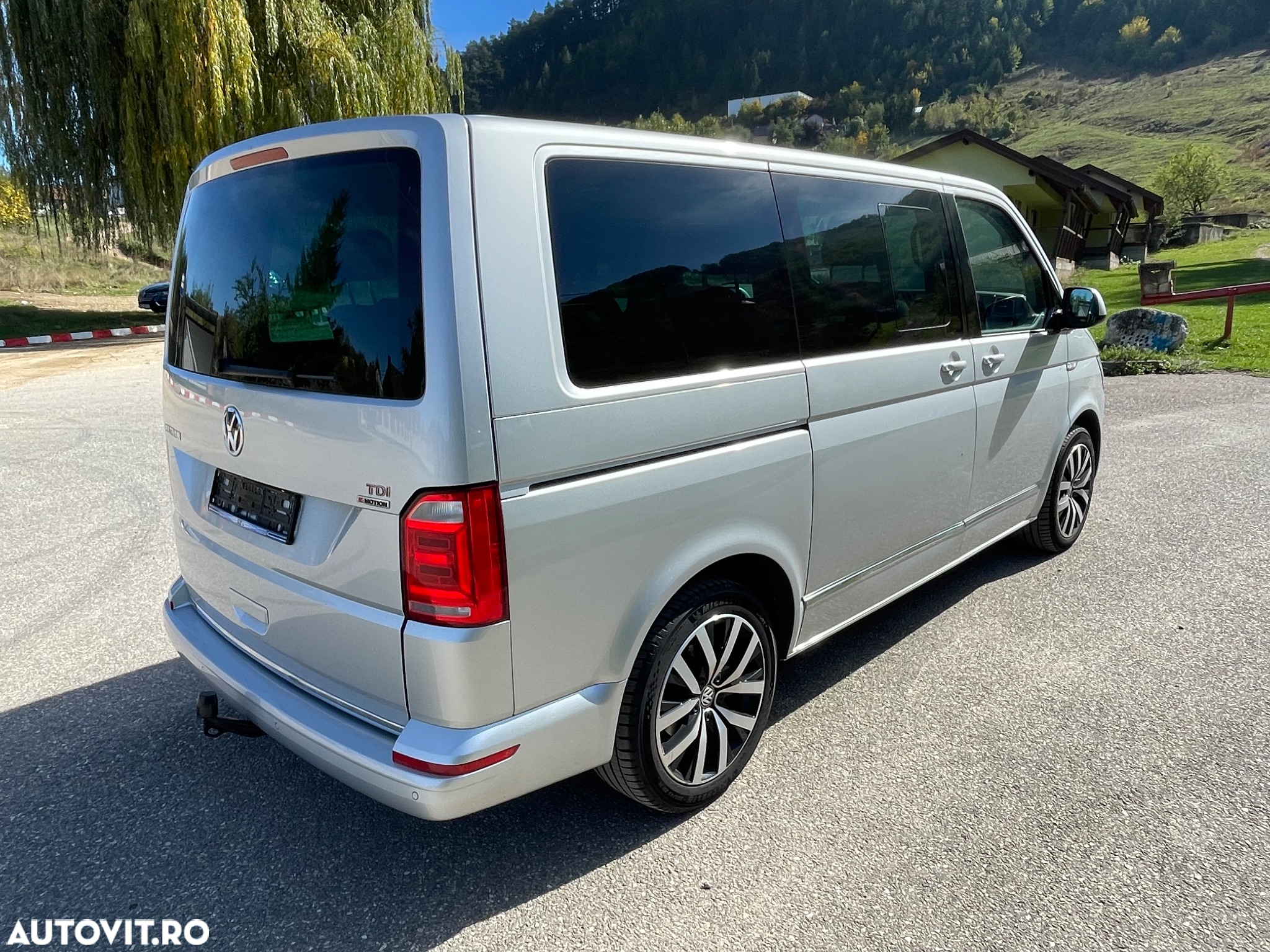 Volkswagen Multivan - 25