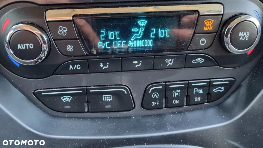 Ford Kuga 2.0 TDCi 4x4 Titanium - 9