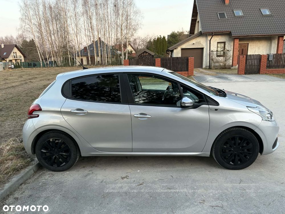 Peugeot 208 - 3