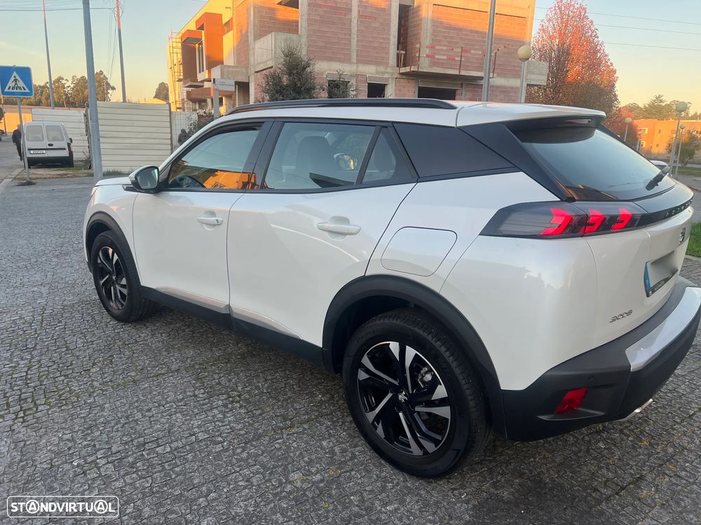 Peugeot 2008 1.2 PureTech Allure - 17