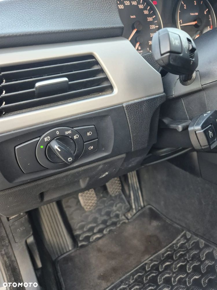 BMW Seria 3 320d DPF Touring Edition Fleet Exclusive - 14