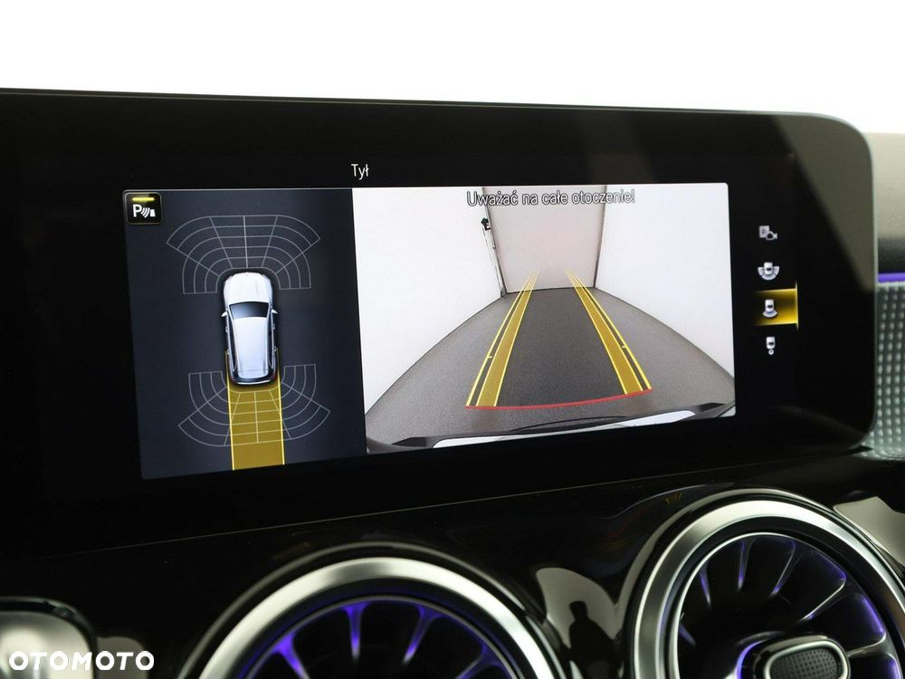 Mercedes-Benz GLB 200 d Progressive 8G-DCT - 24