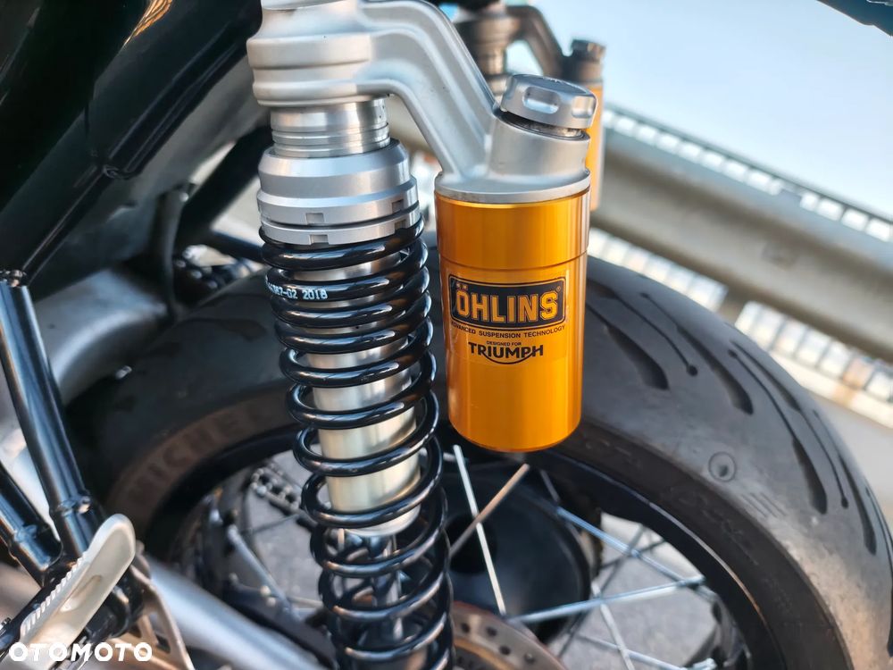 Triumph Thruxton - 32