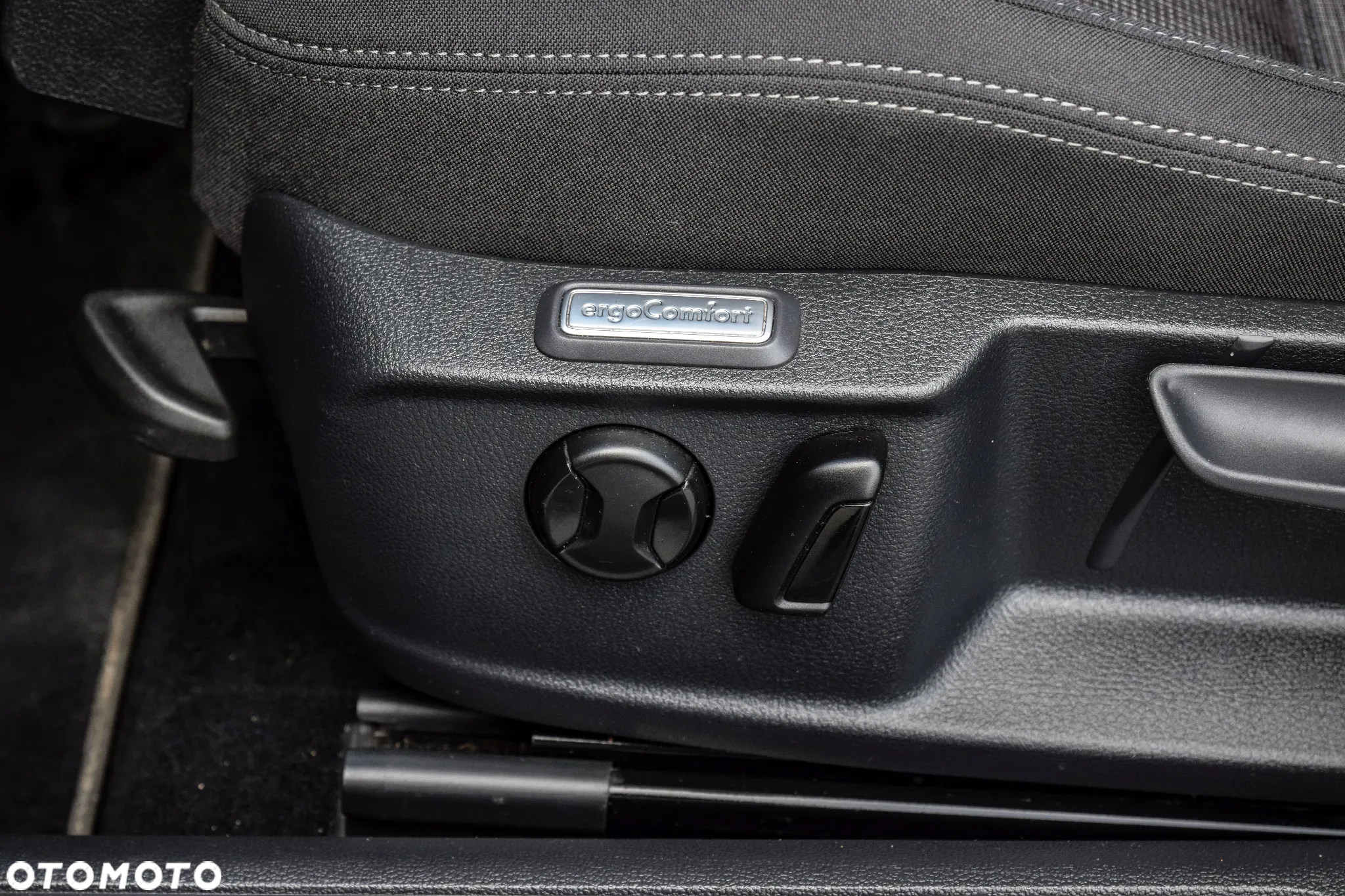 Volkswagen Passat 1.5 TSI EVO Elegance DSG - 34
