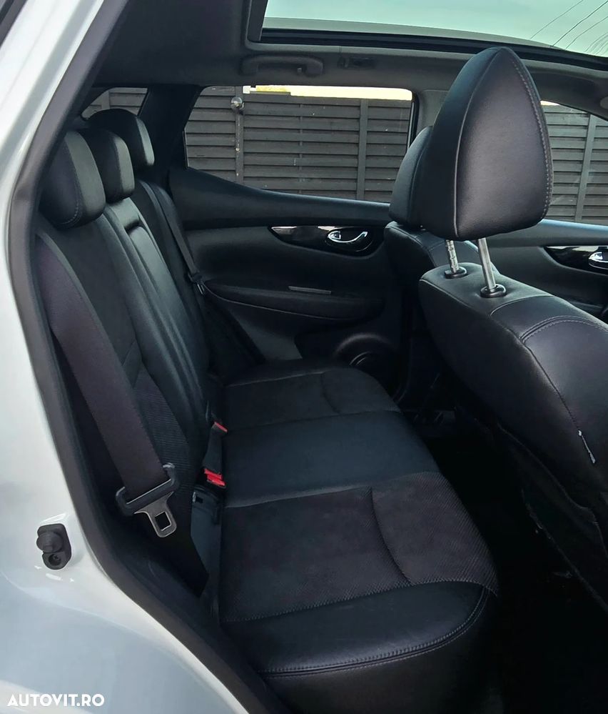 Nissan Qashqai 1.6 DCI 4 x 4 DPF Start/Stop acenta - 23