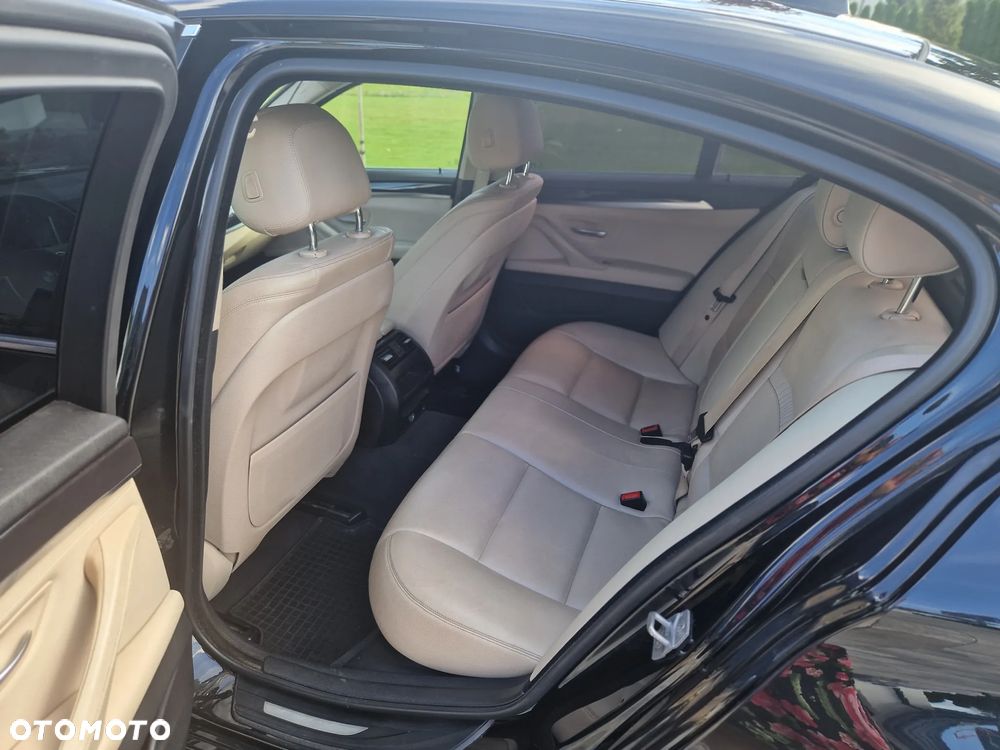 BMW Seria 5 520d xDrive Luxury Line - 12