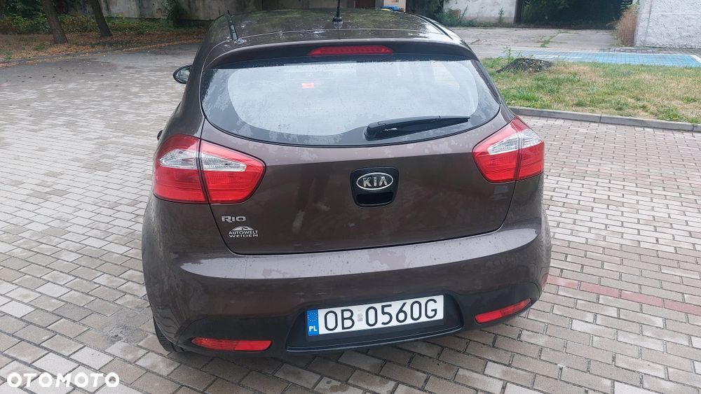 Kia Rio - 4