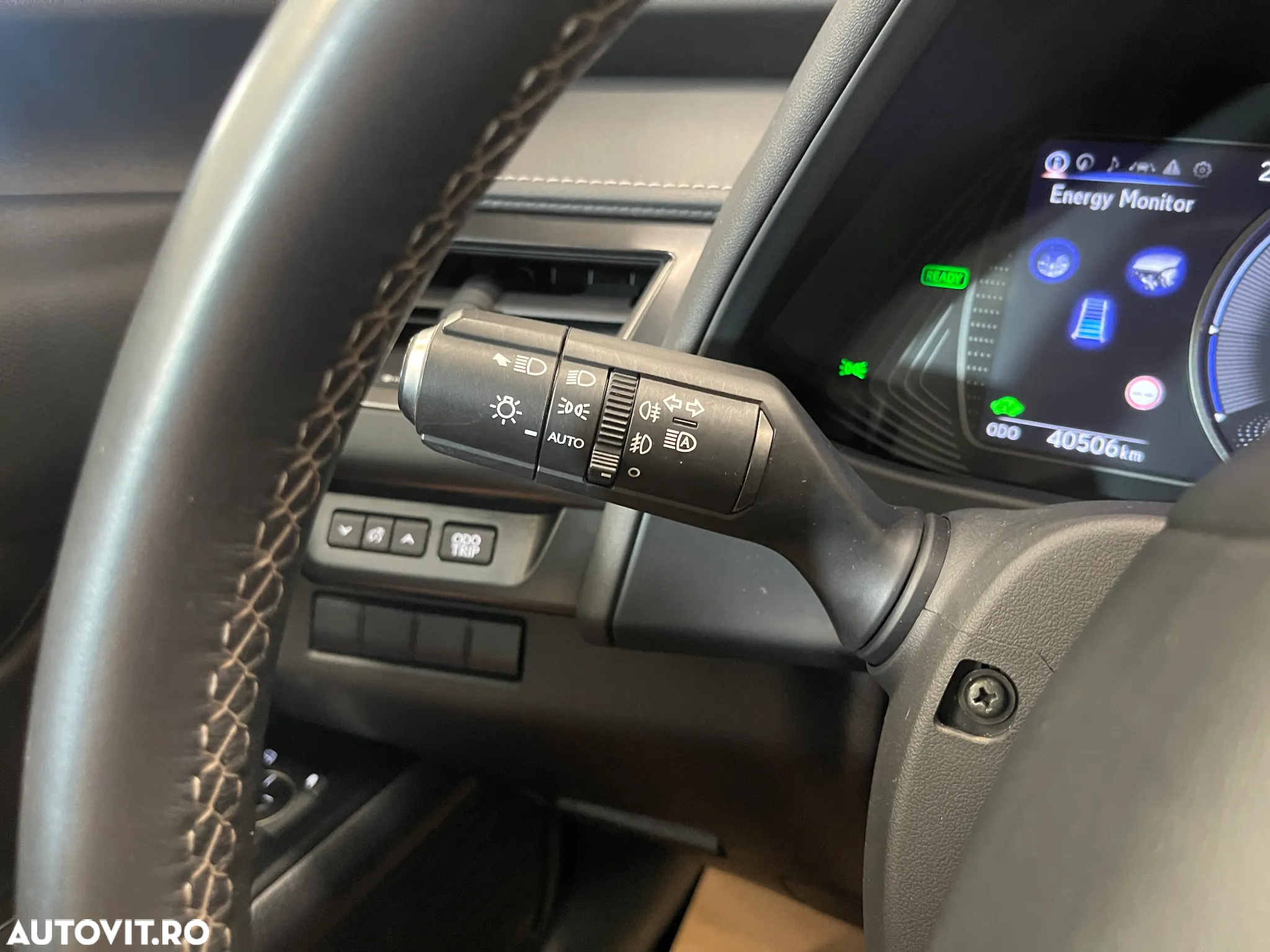 Lexus UX 250h (E-FOUR) Luxury Line - 21
