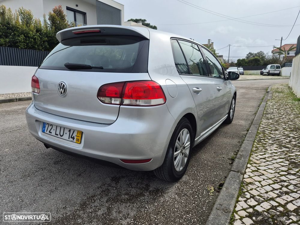 VW Golf 1.6 TDi Trendline BlueMotion - 4