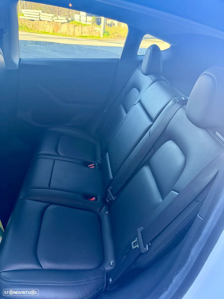 Tesla Model Y RWD - 12