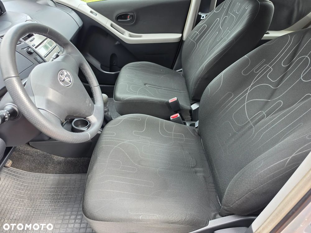 Toyota Yaris - 26