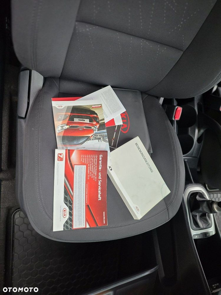 Kia Rio - 24
