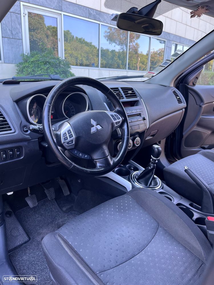 Mitsubishi ASX - 8