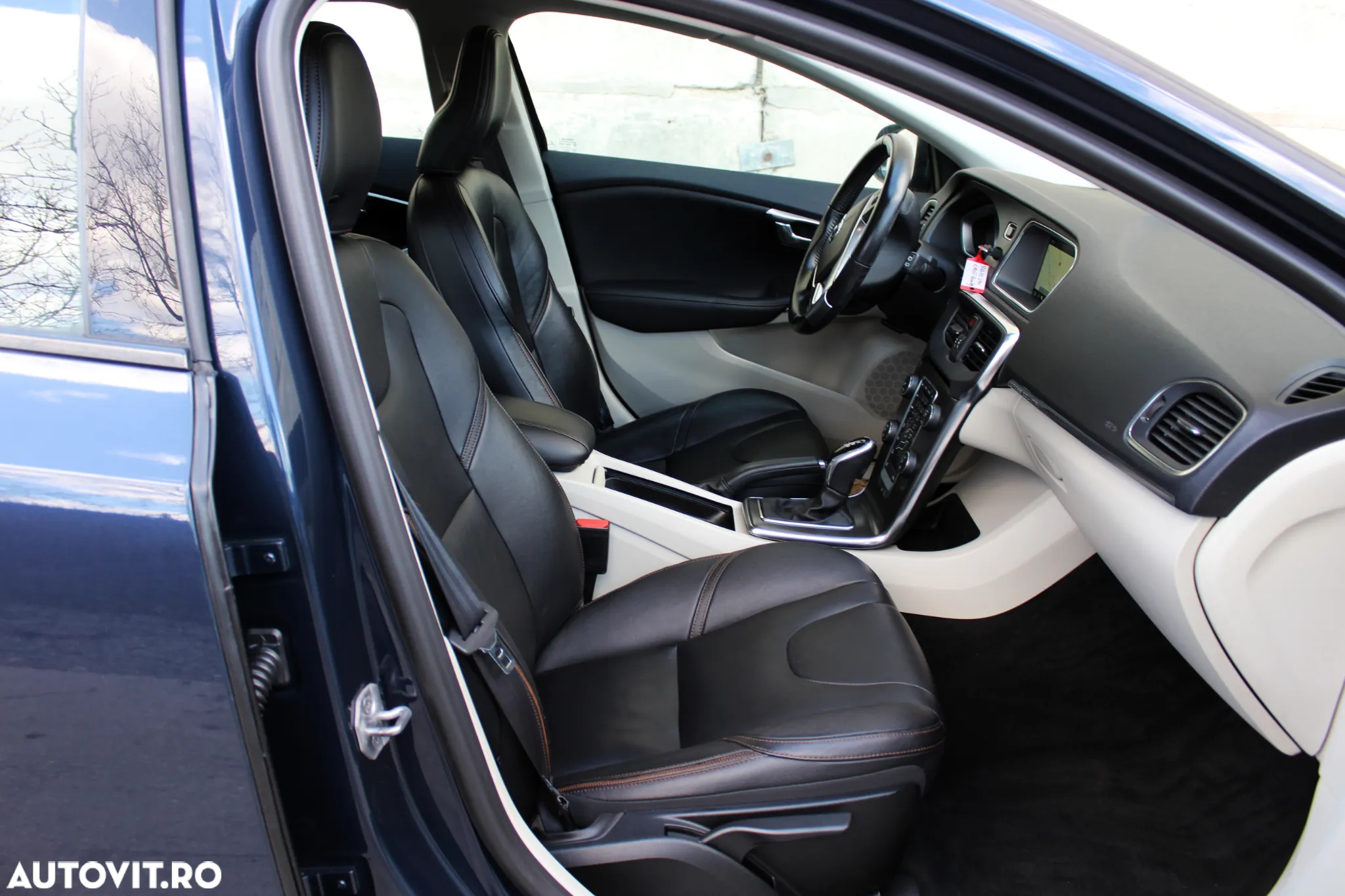 Volvo V40 Cross Country D2 Powershift Ocean Race - 10