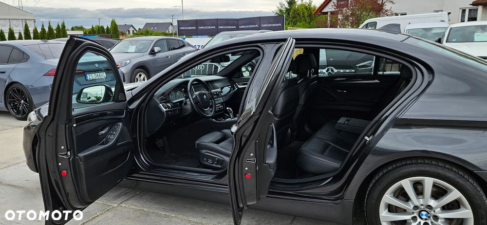 BMW Seria 5 520d xDrive - 25