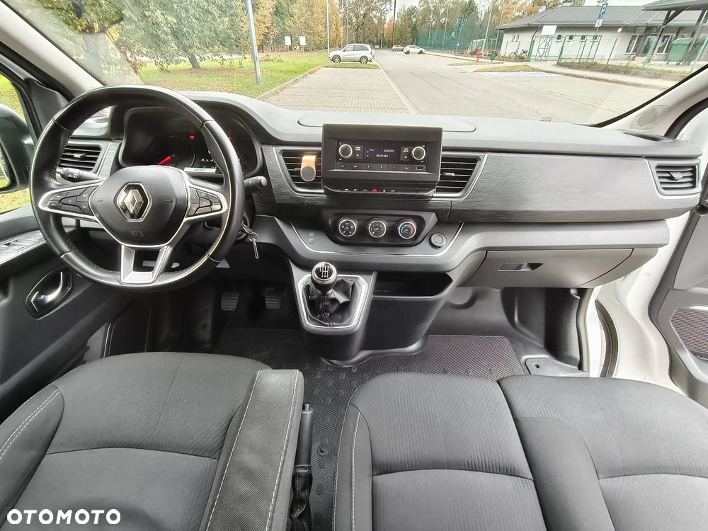 Renault Trafic - 12