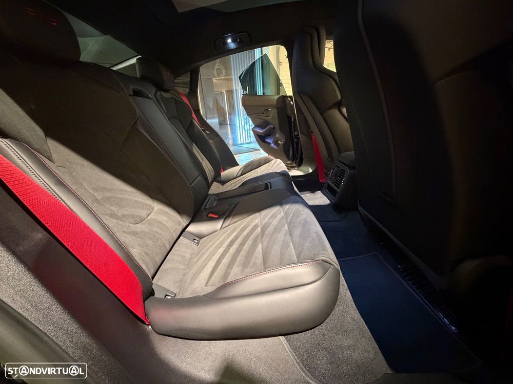 Porsche Taycan GTS - 36