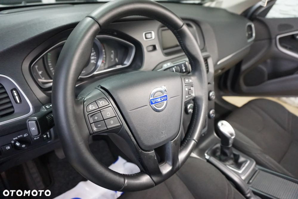 Volvo V40 D2 - 19