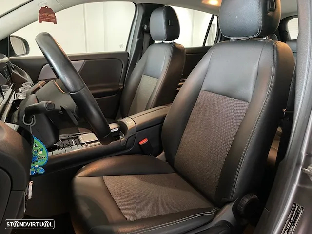 Mercedes-Benz GLA 180 d Style - 9