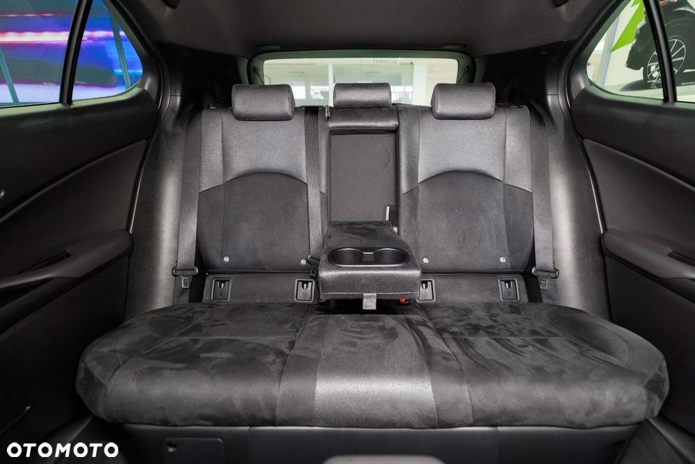 Lexus UX 300h Business - 25