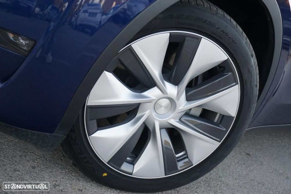 Tesla Model Y Long Range Dual Motor AWD - 10