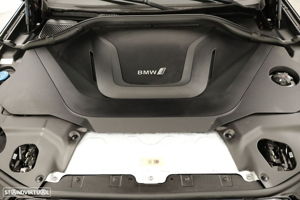 BMW iX3 M Sport Impressive - 27