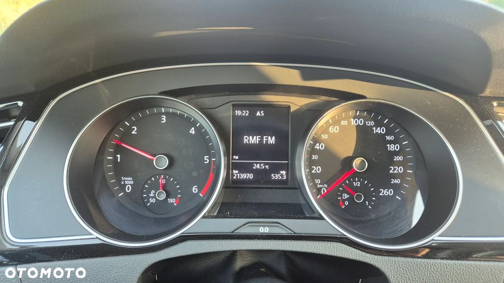 Volkswagen Passat 2.0 TDI (BlueMotion Technology) Comfortline - 9