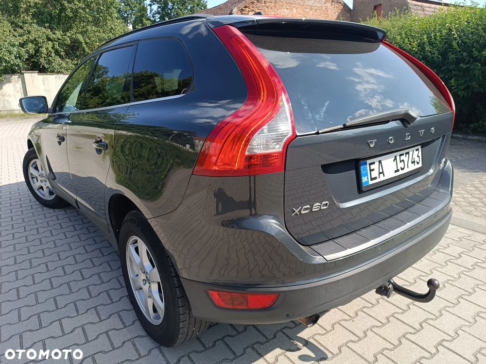 Volvo XC 60 2.4D AWD Momentum - 6