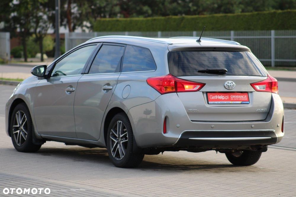 Toyota Auris 1.6 Valvematic Executive - 5