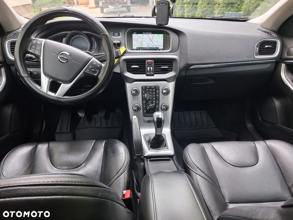 Volvo V40 D2 Inscription - 12