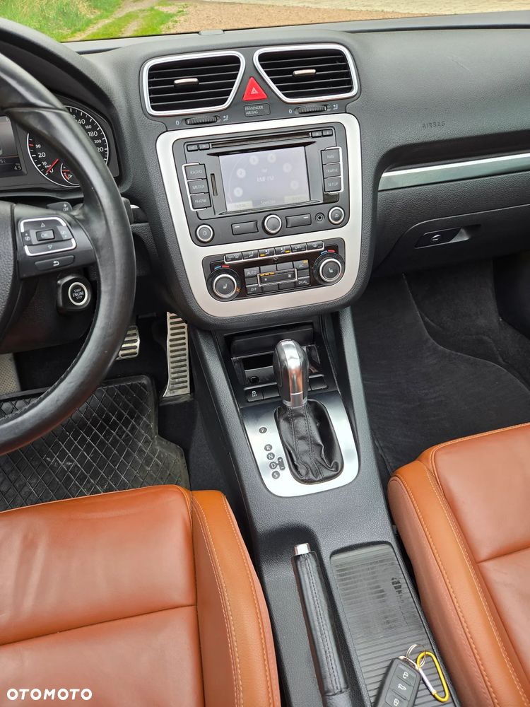 Volkswagen Eos 2.0 TDI DPF DSG BlueMotion Technology - 17