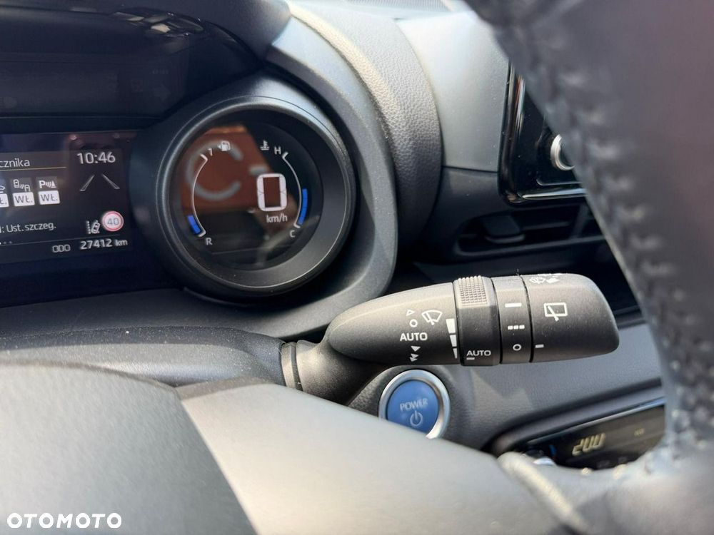 Toyota Yaris - 25