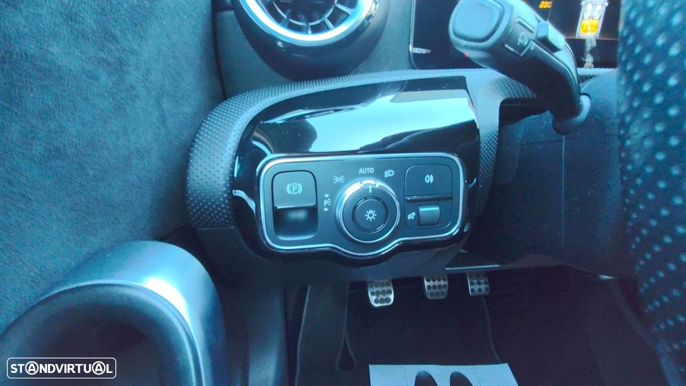 Mercedes-Benz A 180 d AMG Line - 15