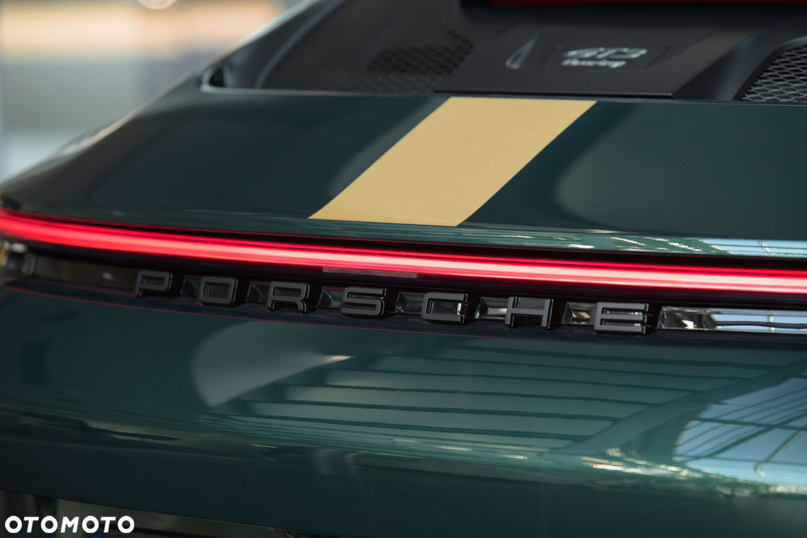 Porsche 911 GT3 Touring PDK - 24