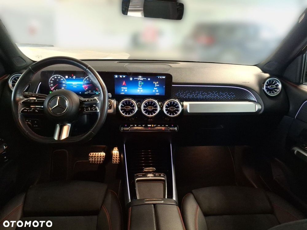 Mercedes-Benz GLB 200 AMG Line 7G-DCT - 25