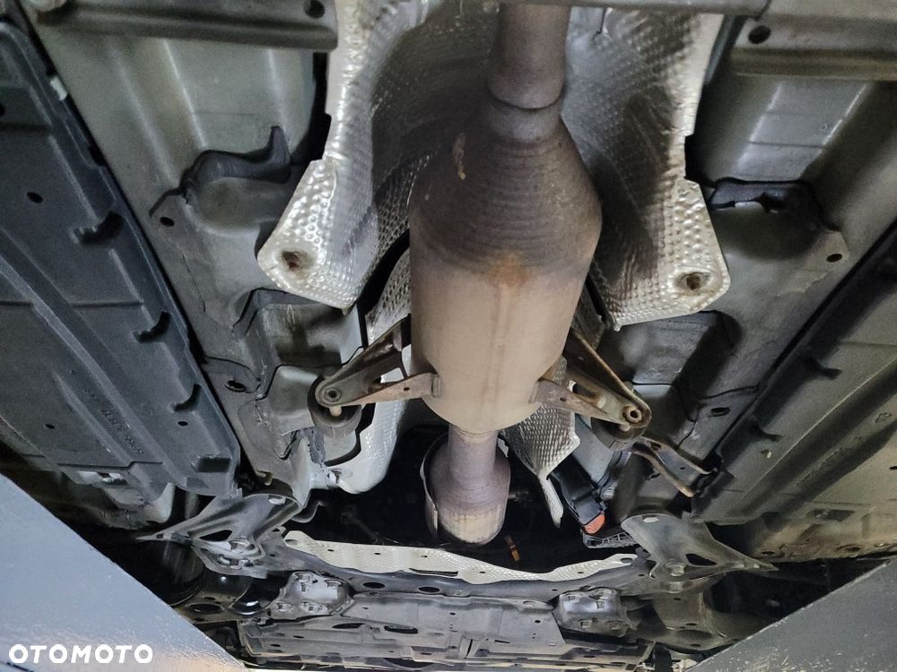 Toyota Prius+ (Hybrid) - 40