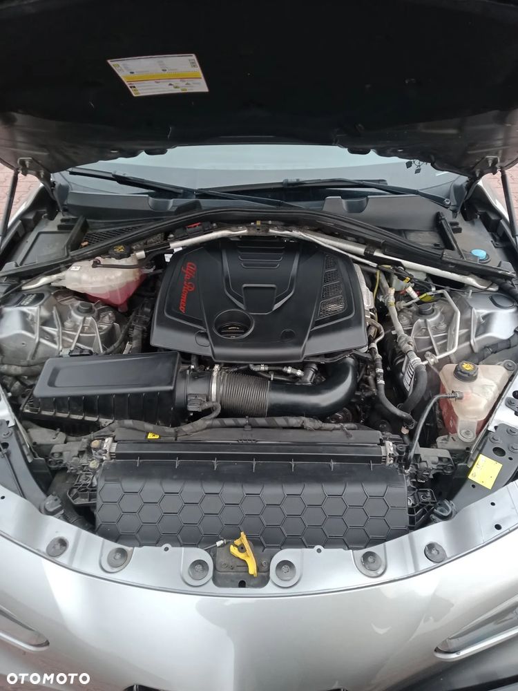 Alfa Romeo Giulia 2.0 Turbo 16V AT8 Veloce Ti - 23