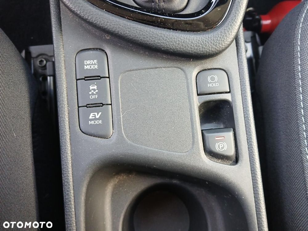 Toyota Yaris Hybrid 1.5 Style - 33