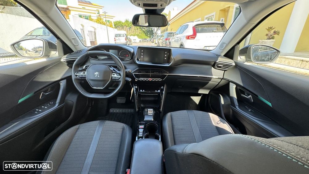 Peugeot 2008 1.2 PureTech Allure Pack EAT8 - 13