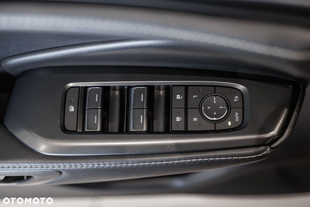 Lexus LBX 1.5 Hybrid Relax - 33
