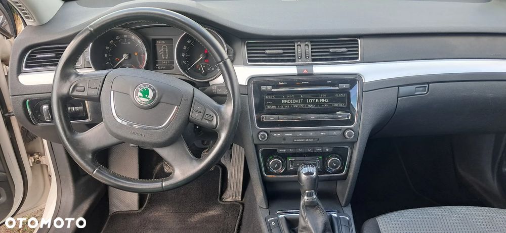 Skoda Superb 2.0 TDI Comfort - 25