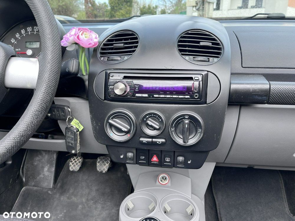 Volkswagen New Beetle - 16